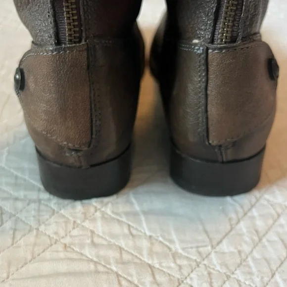 FRYE Melissa Button Zip Short Grey/Brown Leather Ankle Boots, Size 9 - Picture 7 of 16